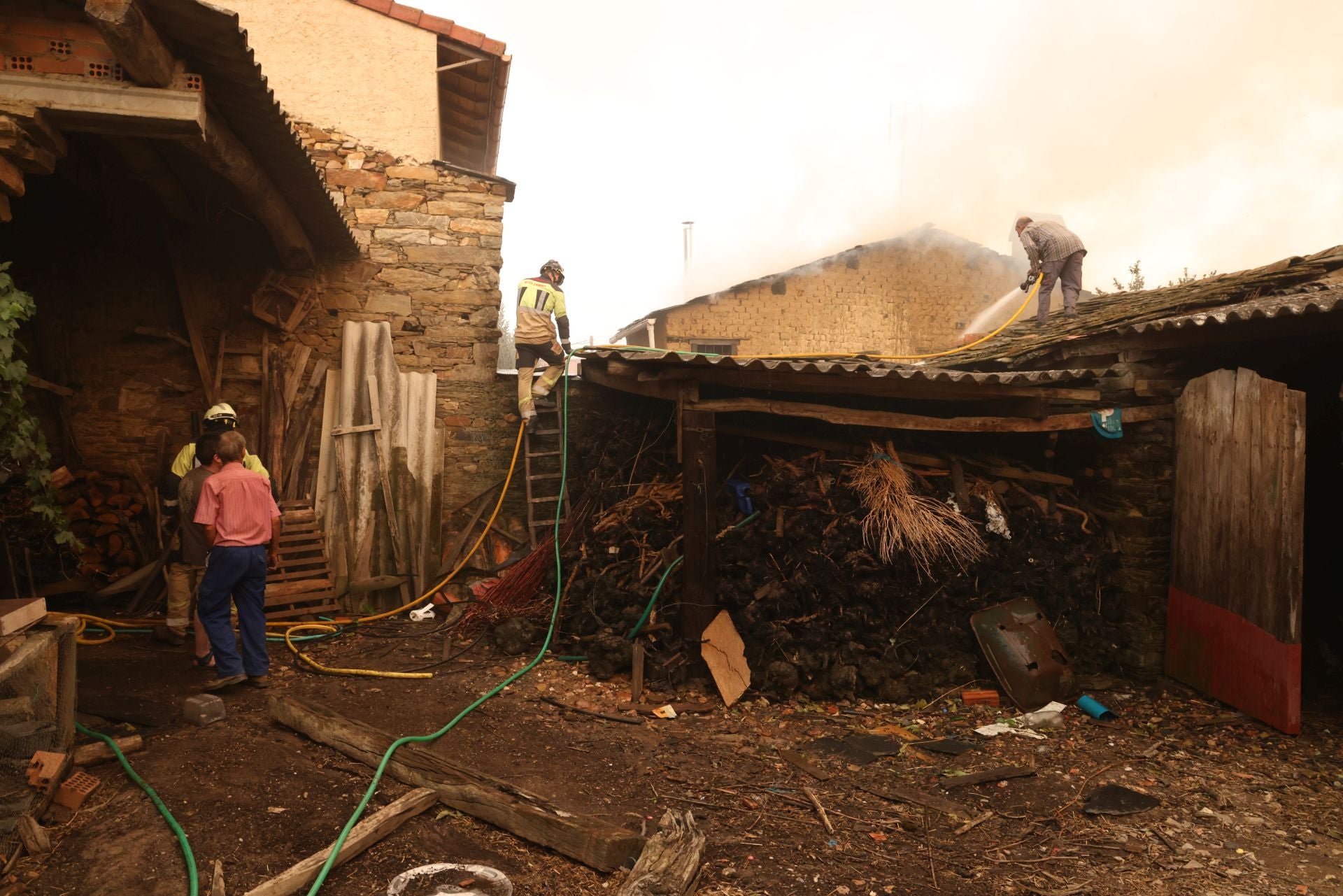 El incendio se descontrola hacia Abejera
