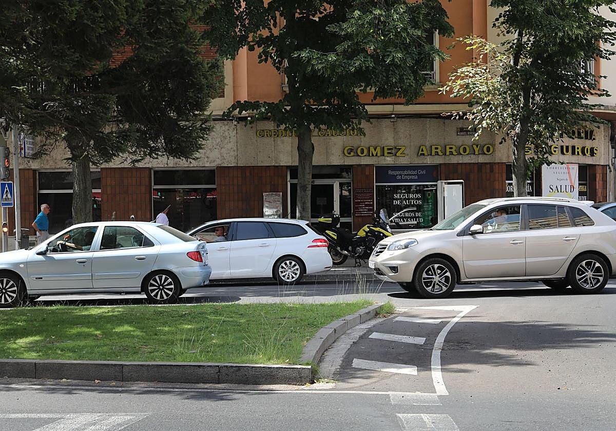 Tráfico en Manuel Rivera desde San Lázaro, este martes a mediodía.