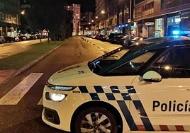 Imagen de archivo de una patrulla de la Policía Local de Burgos.