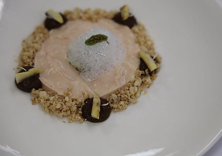 Este cuscús de coliflor resulta tan vistoso como delicioso al paladar