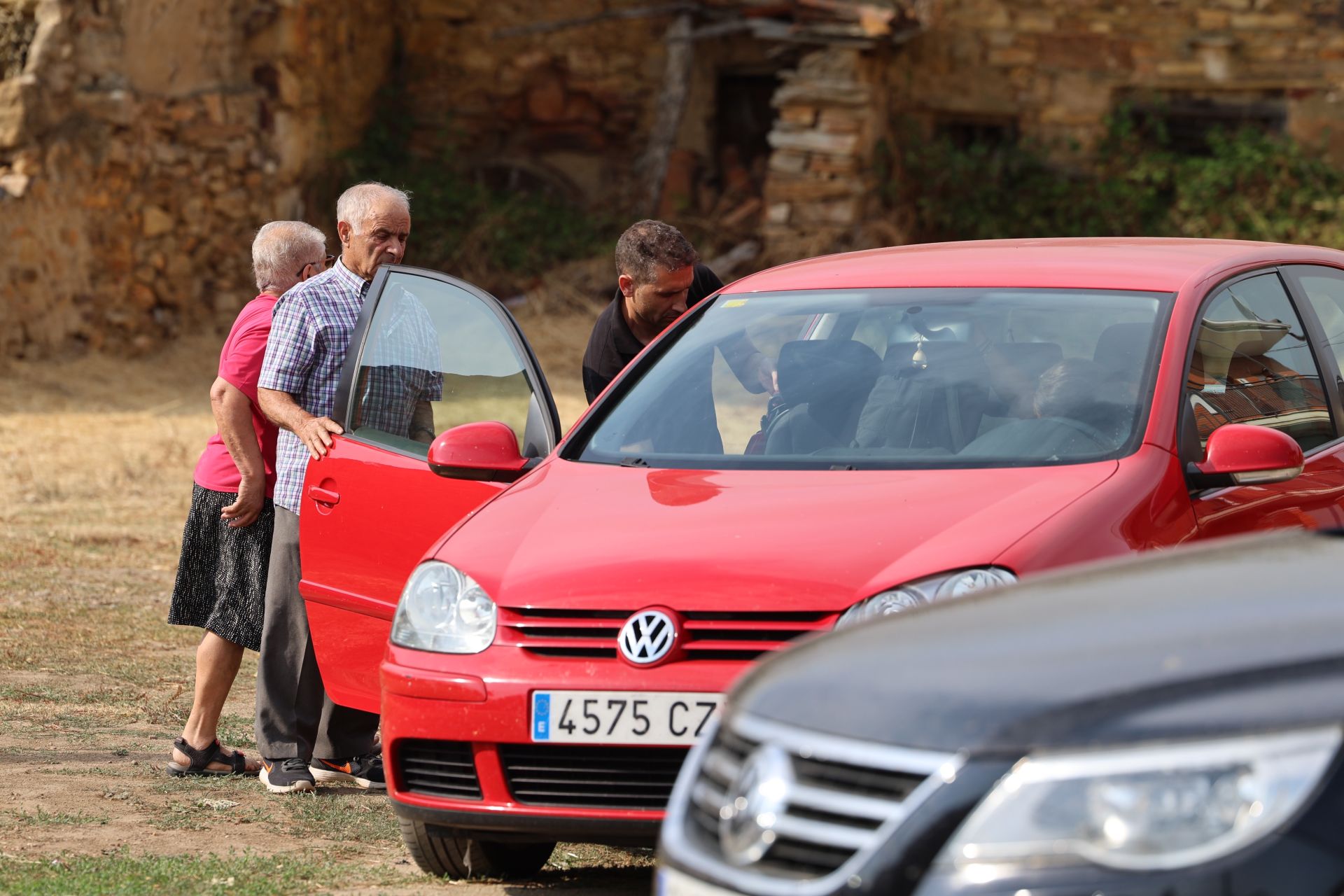 Las imágenes de la evacuación de los vecinos de Sesnández, en Zamora