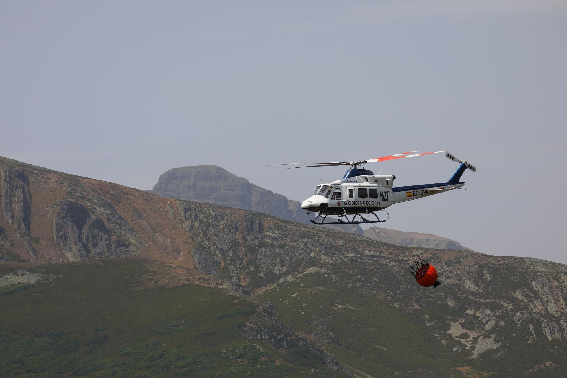 El fuego, de cerca en Peña Carazo, en la Montaña Palentina