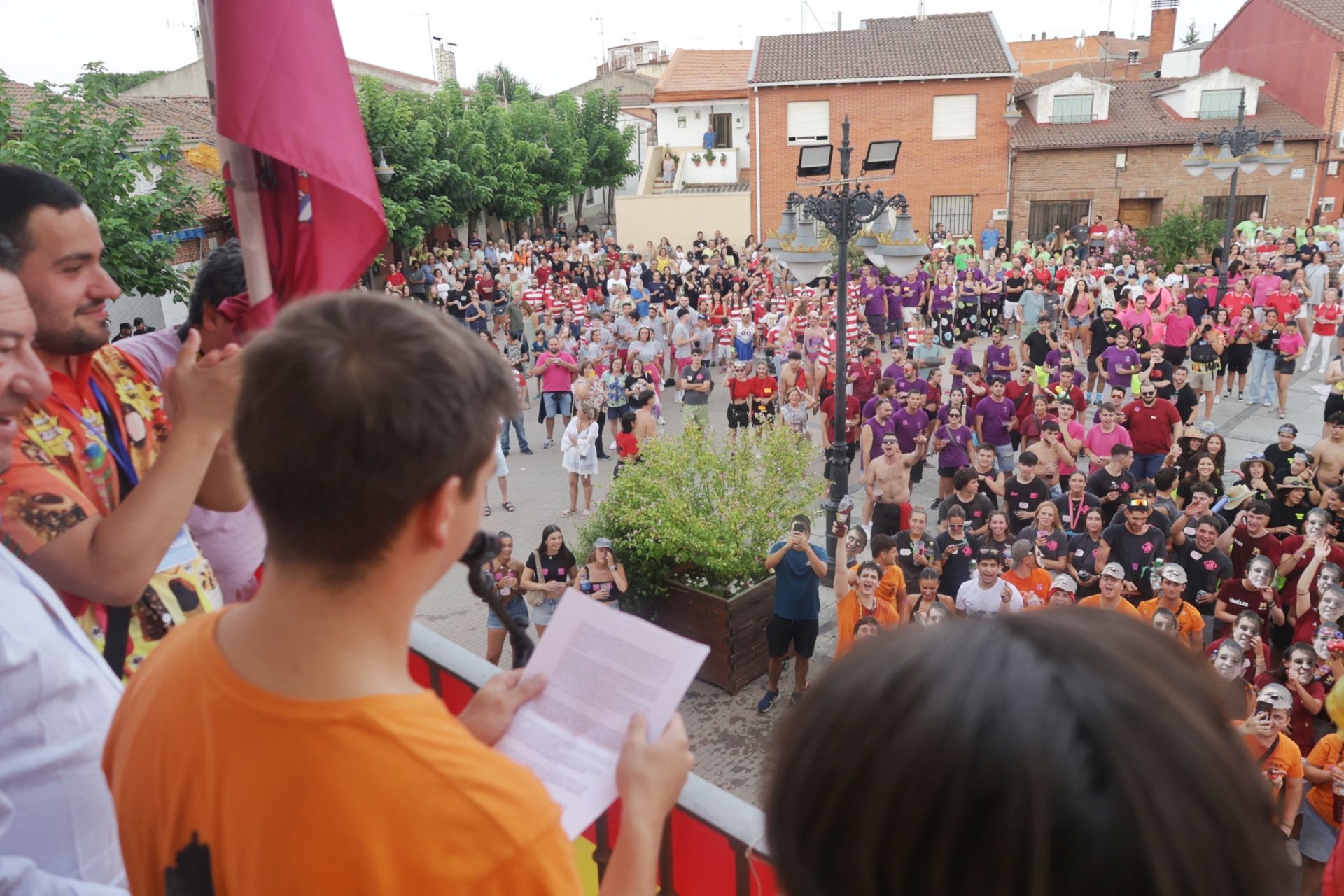 El inicio de las fiestas de Viana de Cega, en imágenes