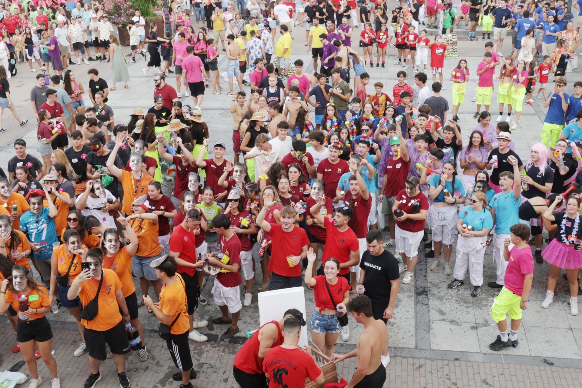 El inicio de las fiestas de Viana de Cega, en imágenes