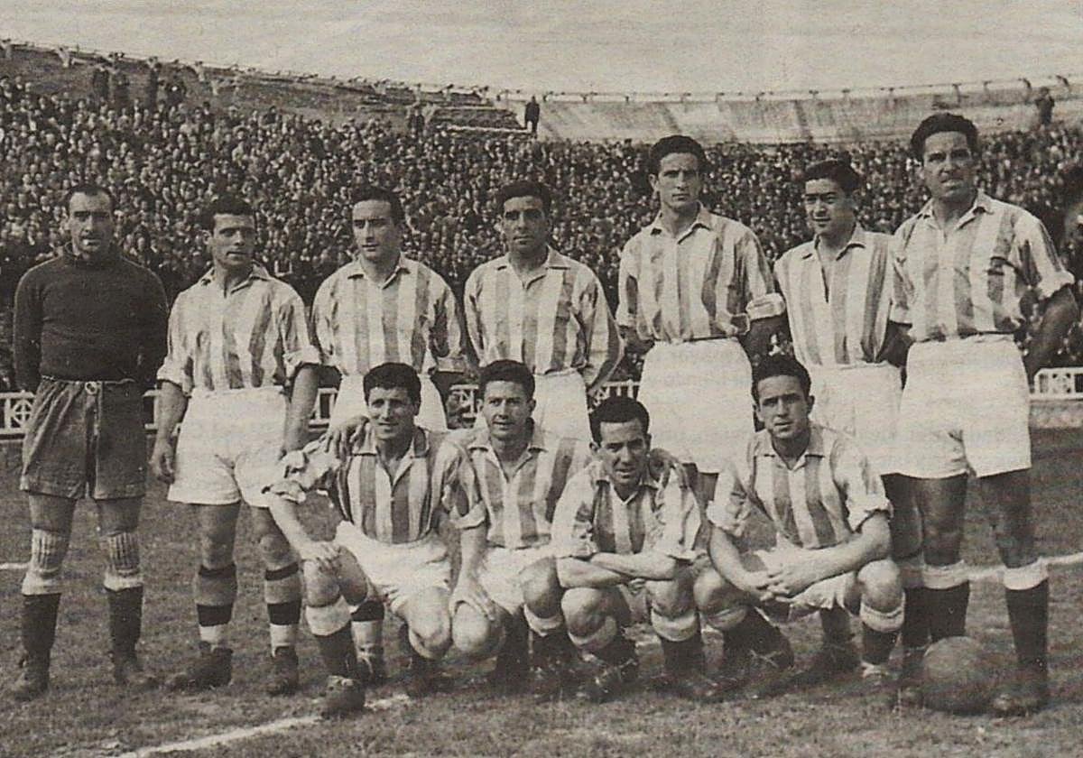 De pie: Ispízua, Busquet, Sañudo, Barrios, Barinaga, Lizosoain y Torquemada. Agachados: Viso, Estrada, Leoncito y Arrieta.