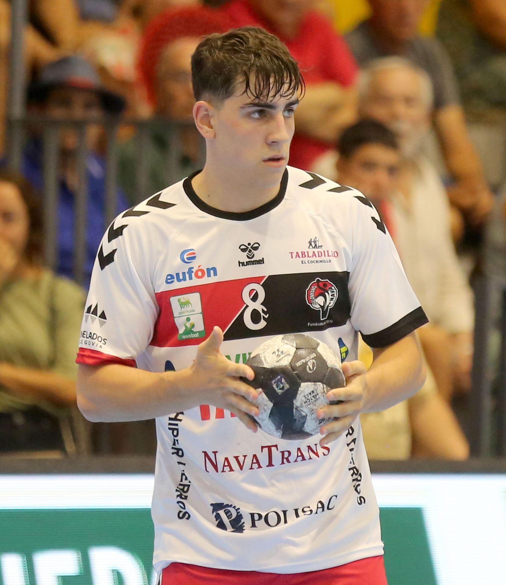 Fotos del amistoso entre el Balonmano Nava y el Balonmano Logroño