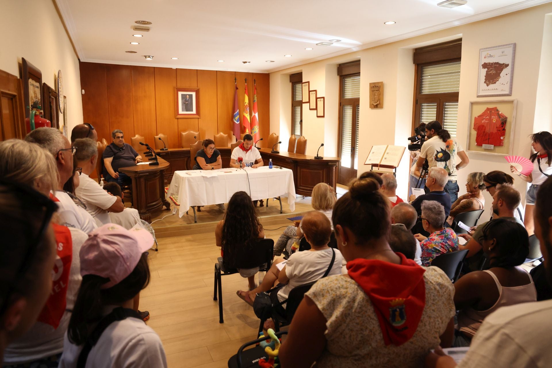 Pregón y subasta de balcones en las fiestas de Peñafiel