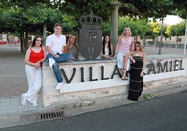 La corte festiva de las fiestas 2025 en Villarramiel.