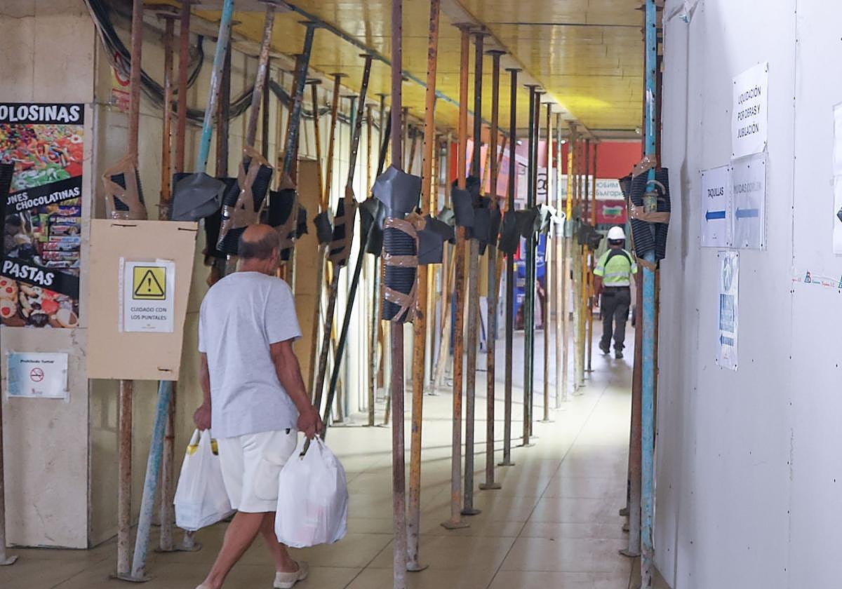 La estación de autobuses se encuentra en obras.
