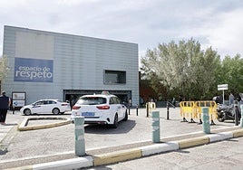 Fachada y entrada principal al hospital Río Hortega.