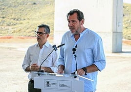 Puente defiende sus mensajes sobre los incendios y acusa al PP de irresponsabilidad.