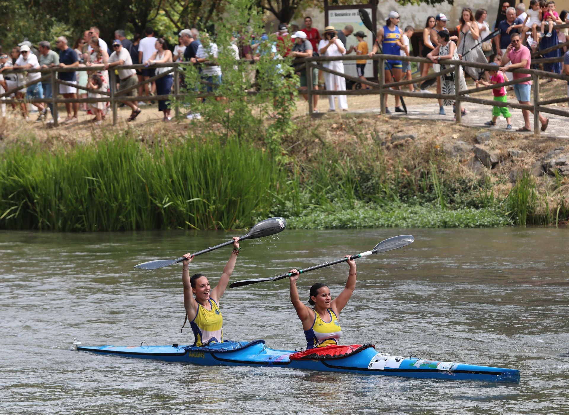 Los piragüistas no fallan a su cita anual con Alar del Rey