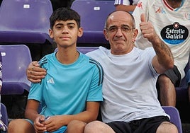 Búscate en nuestras cien fotos de la grada del Real Valladolid-Ceuta