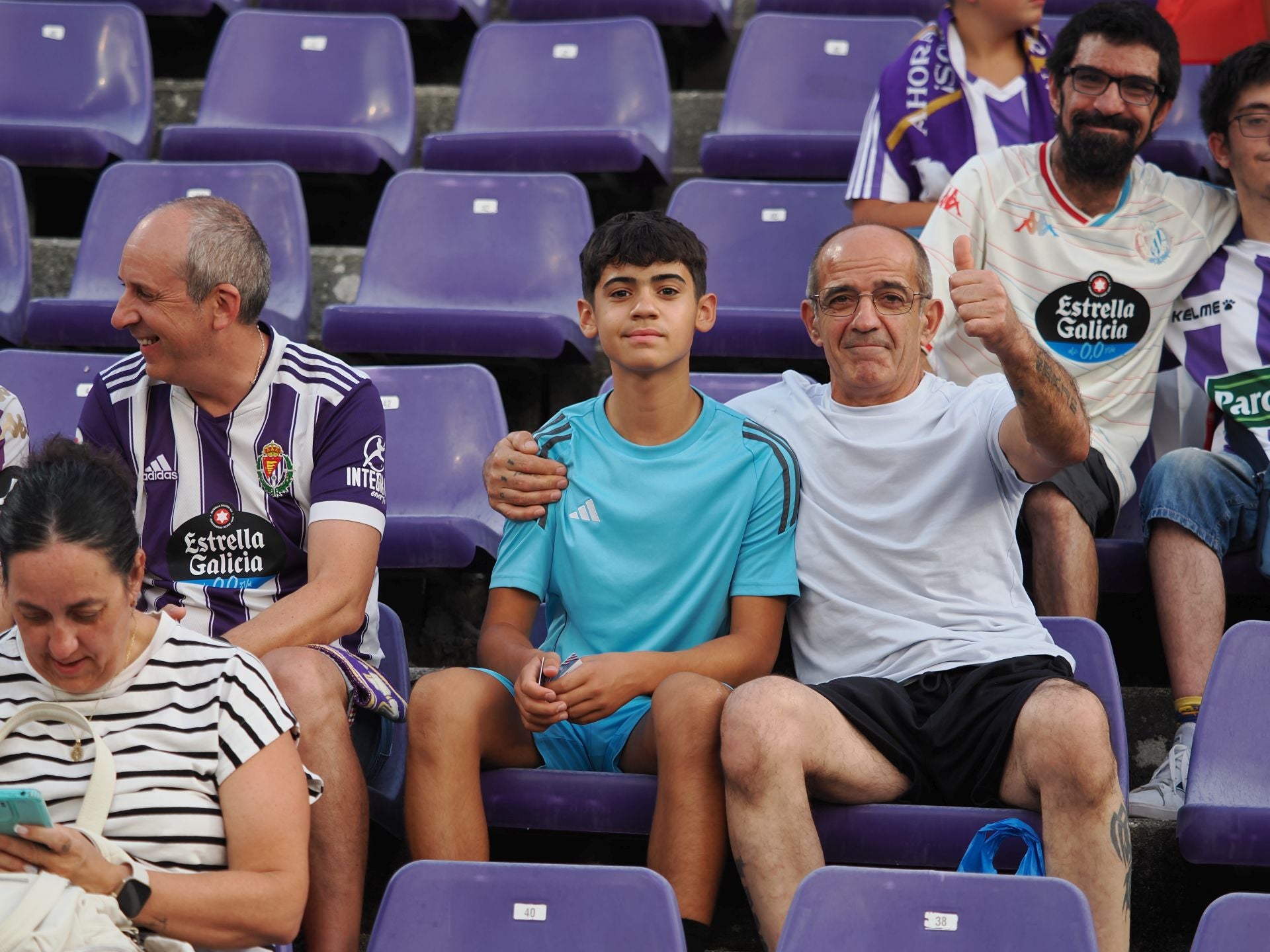 Búscate en la grada del Real Valladolid-Ceuta (1/3)