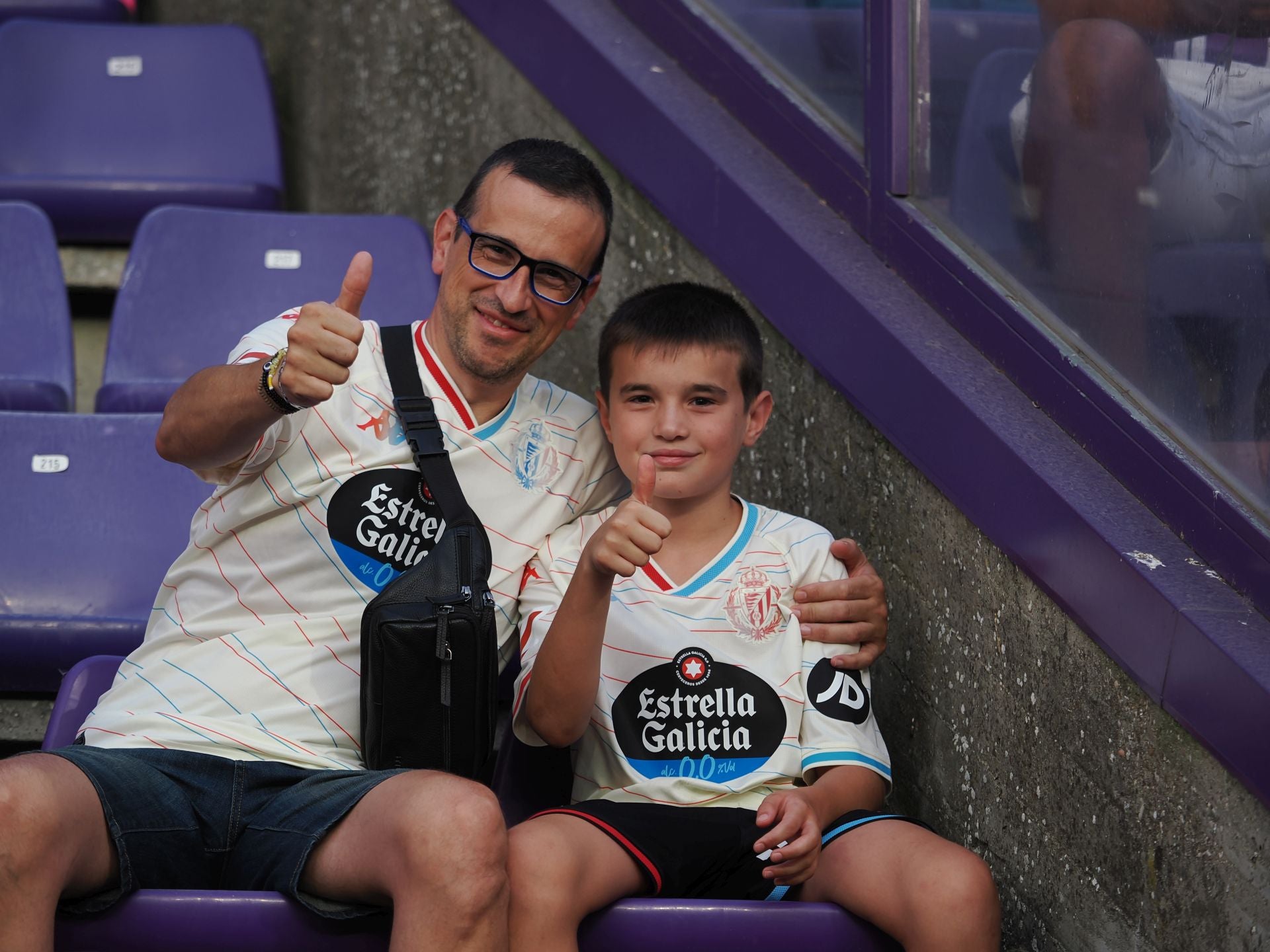 Búscate en la grada del Real Valladolid-Ceuta (1/3)