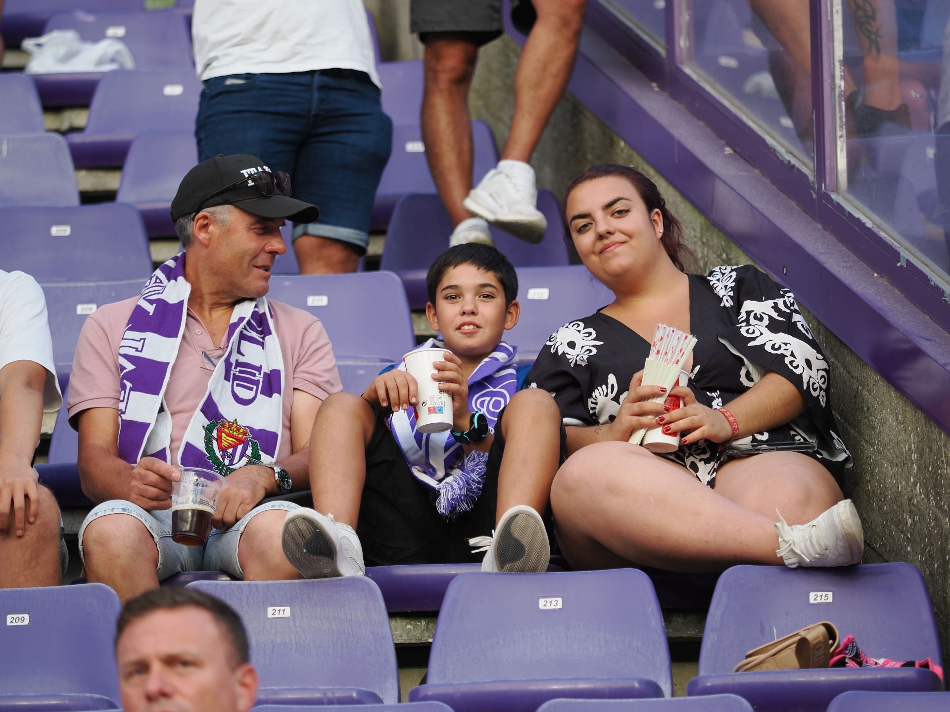 Búscate en la grada del Real Valladolid-Ceuta (1/3)