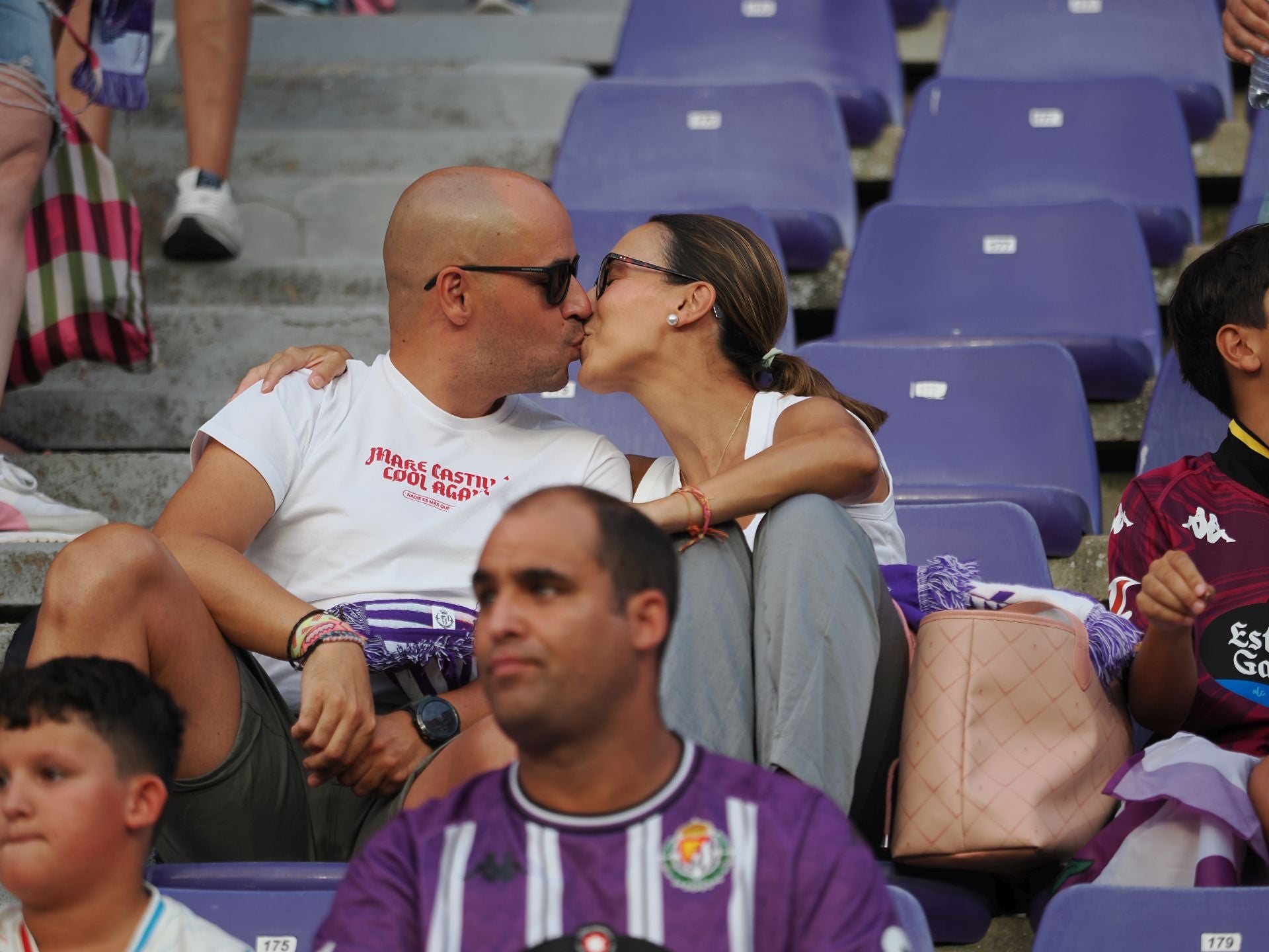 Búscate en la grada del Real Valladolid-Ceuta (1/3)