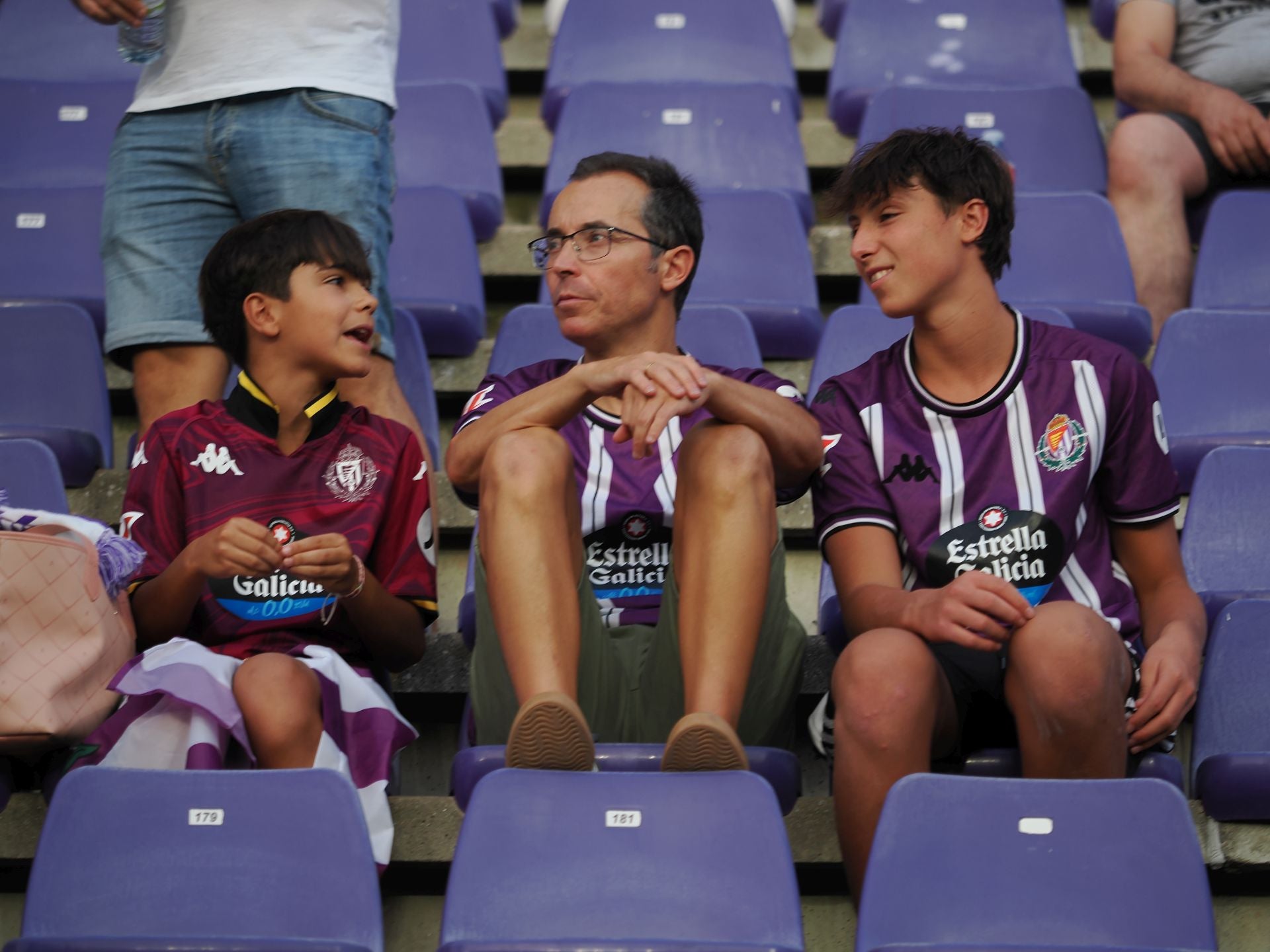 Búscate en la grada del Real Valladolid-Ceuta (1/3)
