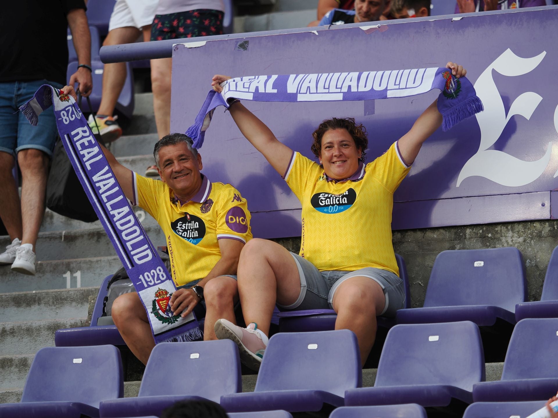Búscate en la grada del Real Valladolid-Ceuta (3/3)