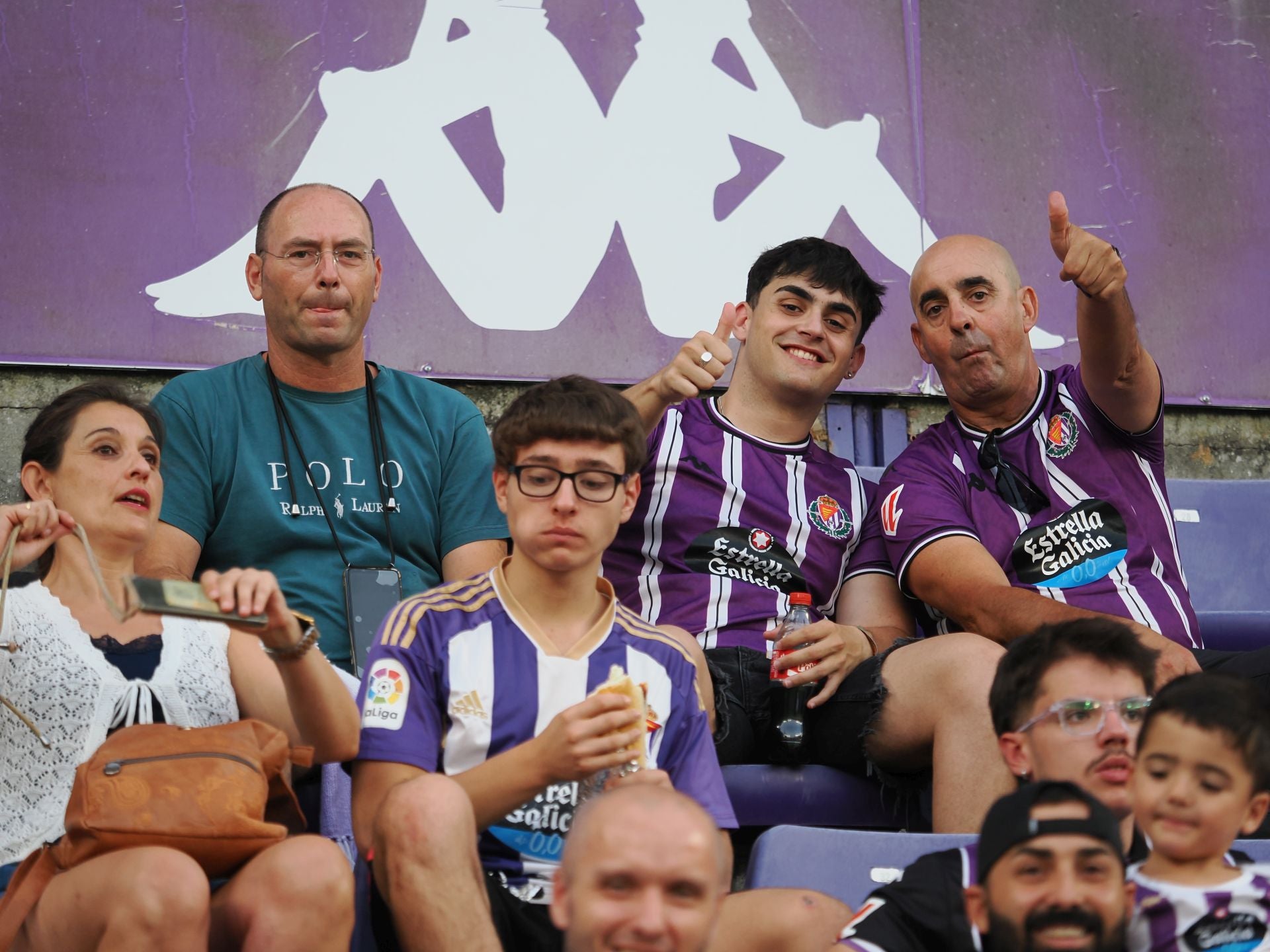 Búscate en la grada del Real Valladolid-Ceuta (3/3)