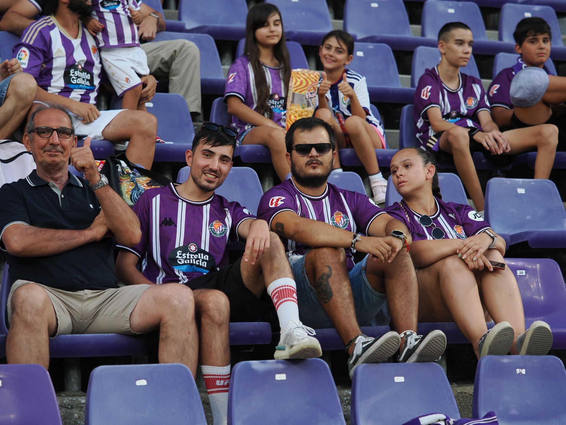 Búscate en la grada del Real Valladolid-Ceuta (3/3)