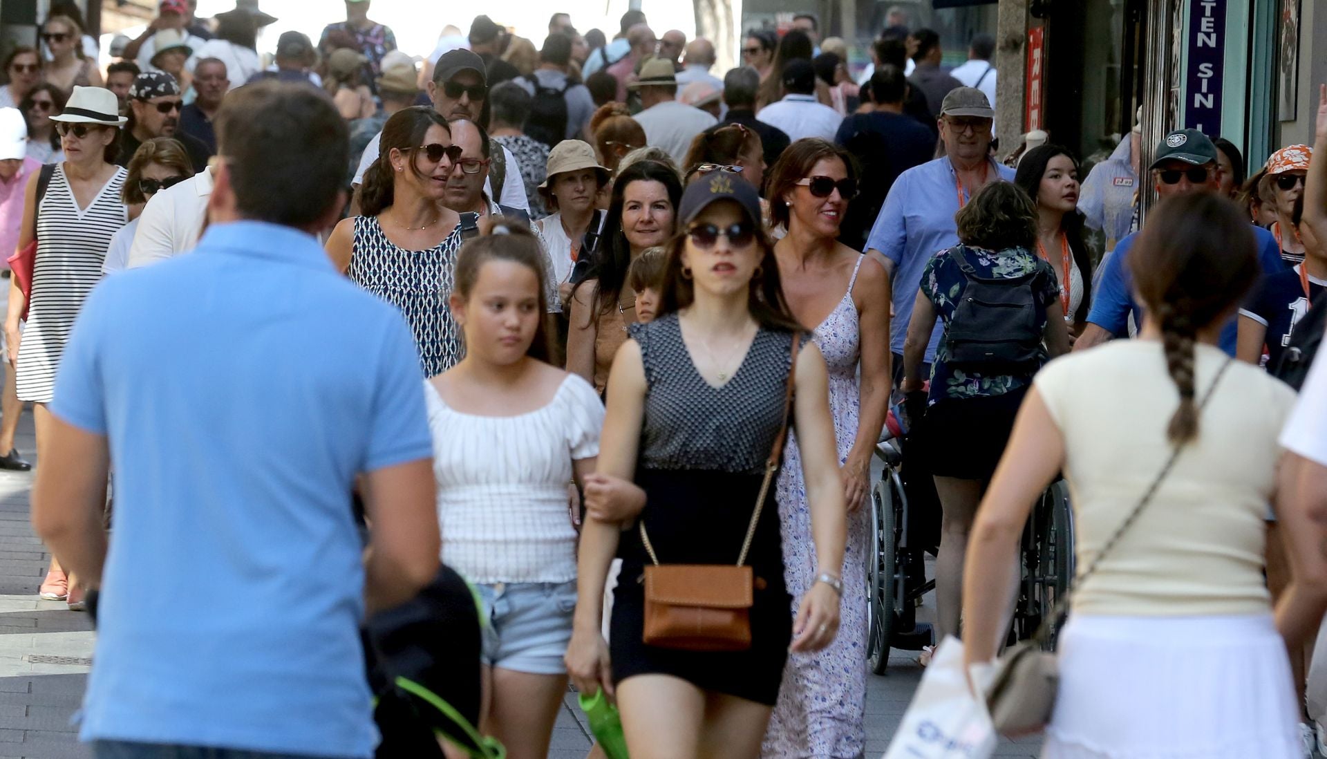 Los turistas llenan Segovia