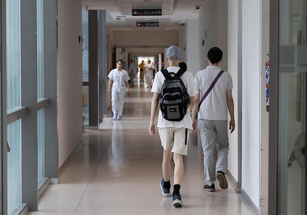 Un pasillo del Hospital Río Hortega.