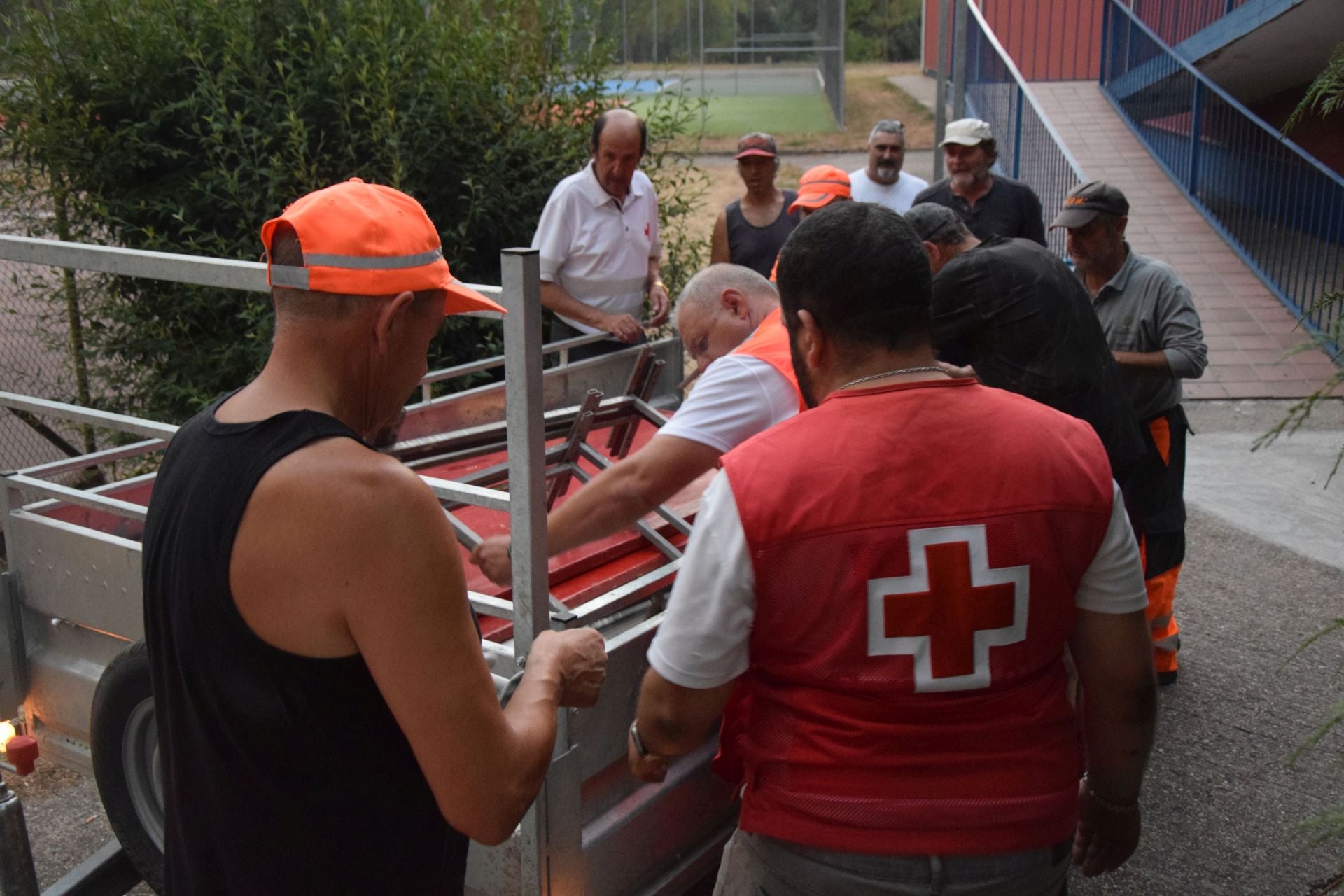 Guardo acoge a evacuados por los incendios
