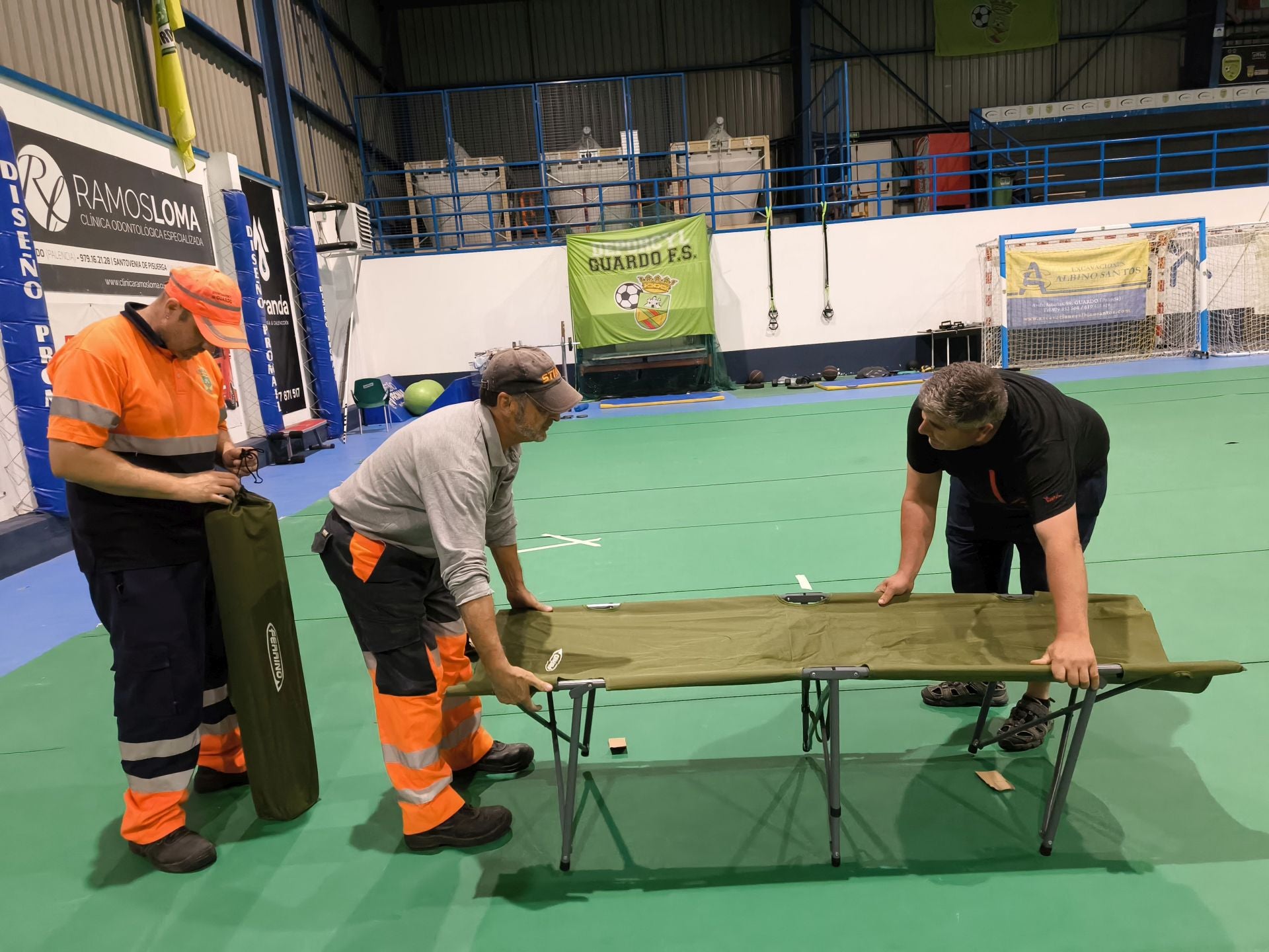 Guardo acoge a evacuados por los incendios