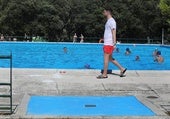 El reto viral de defecar en el agua llega a las piscinas de El Monte