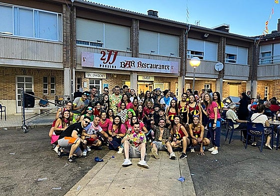 Peñistas en una de las actividades de las fiestas de La Lastrilla