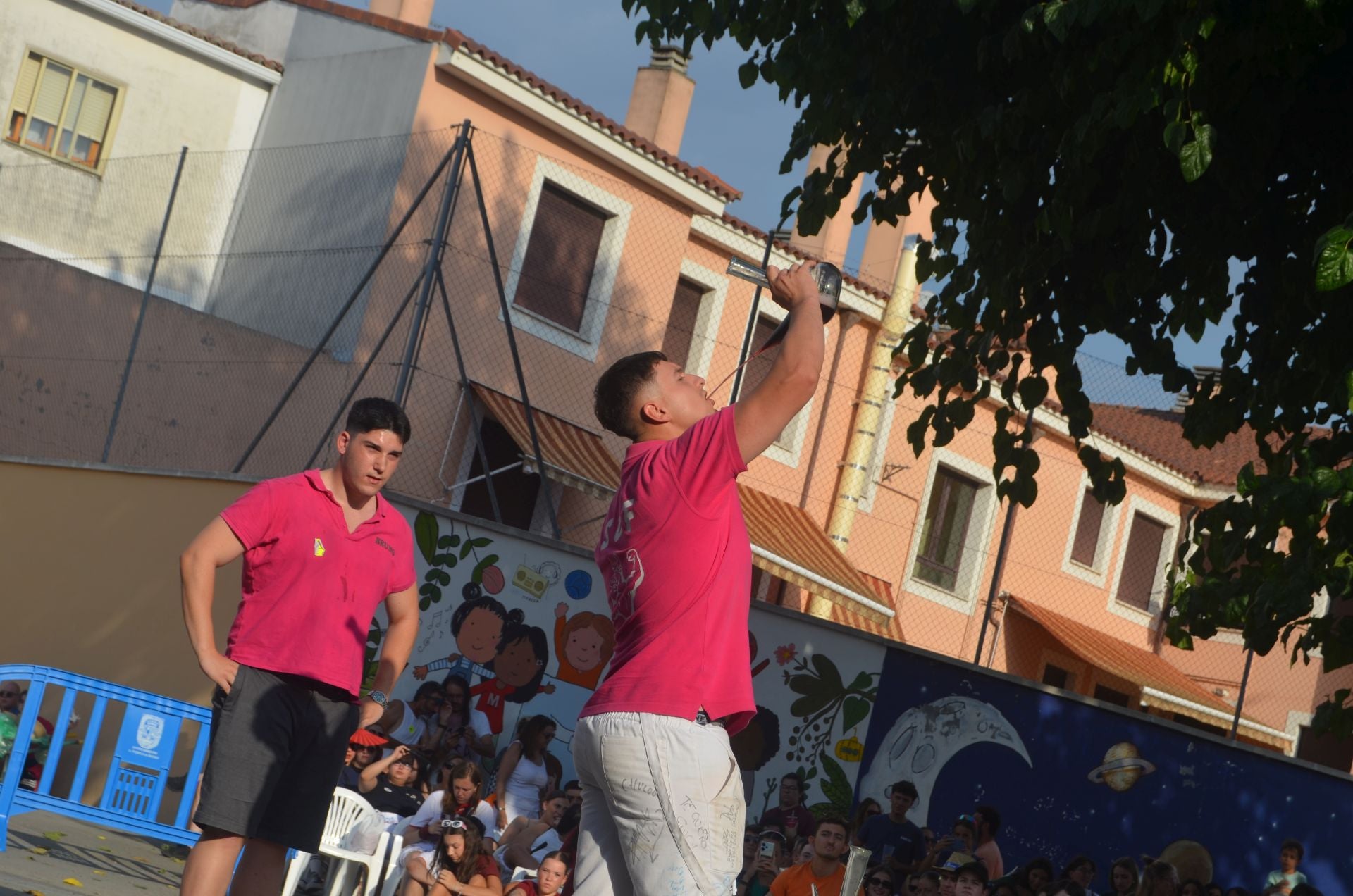 Las imágenes de la celebración de VI concurso de habilidad con el porrón de Tudela de Duero