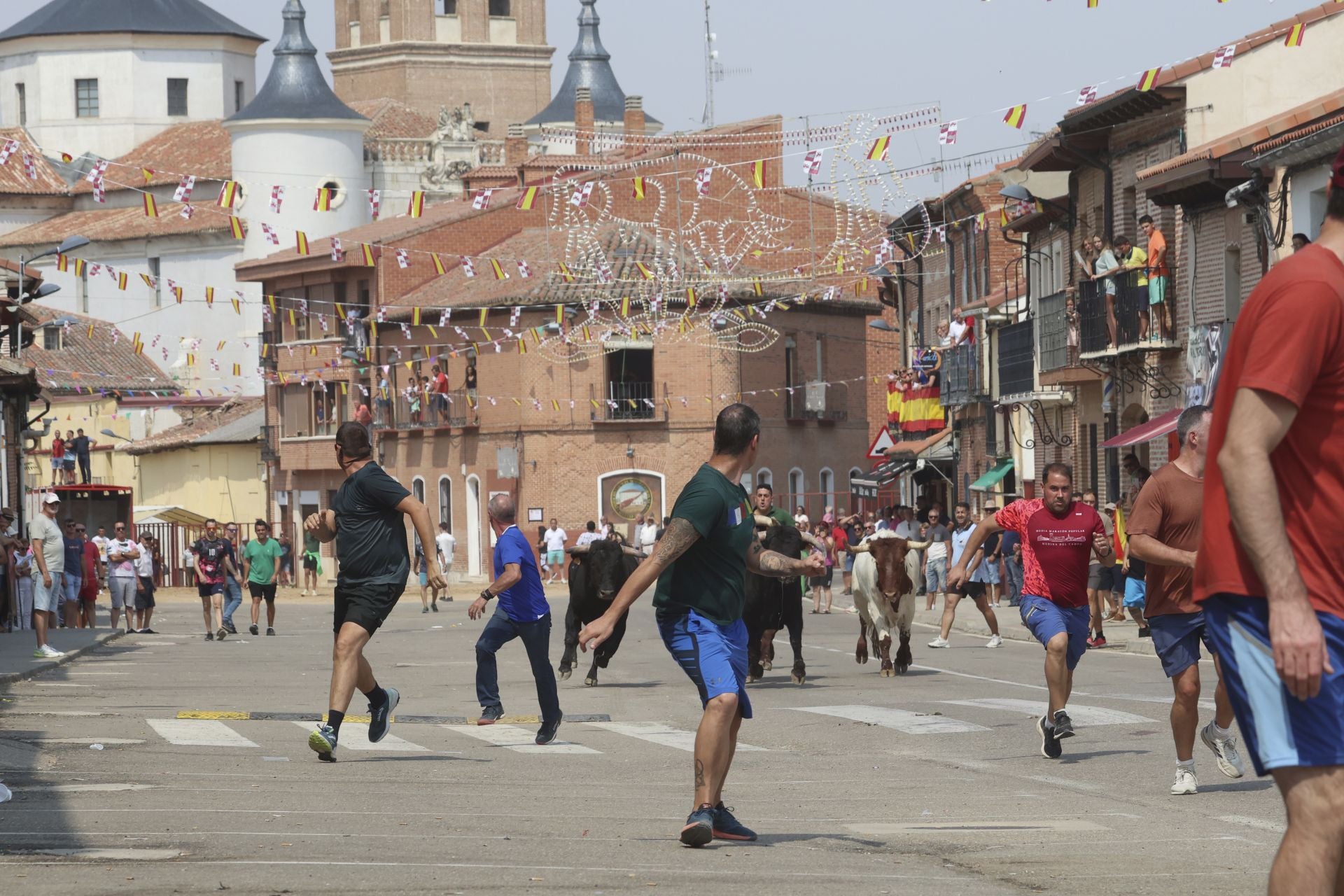 Encierro del domingo en las fiestas de Rueda