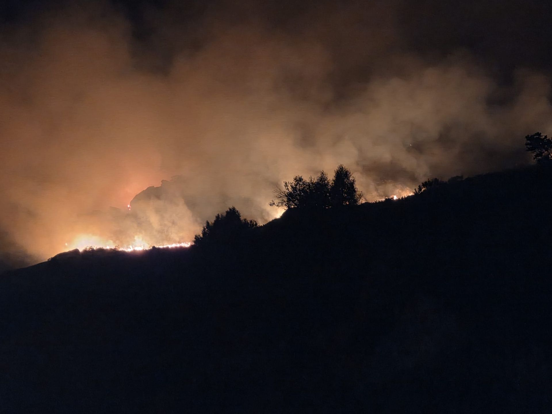 Así se ve la zona del Golobar tras el incendio por un rayo