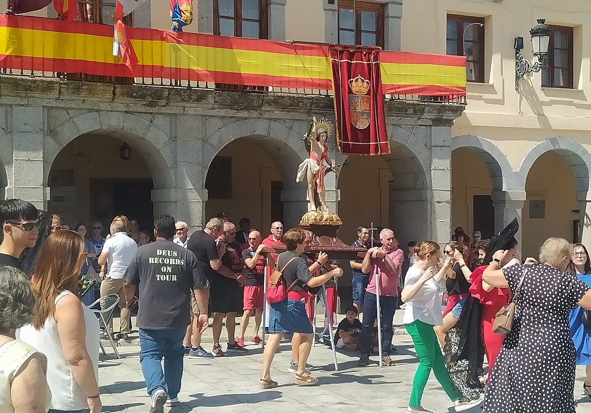 Procesión en honor a San Sebastián en Villacastín