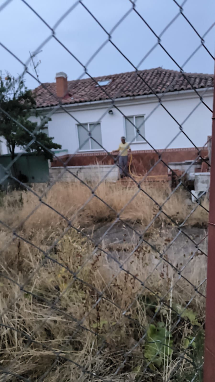 El fuego llega al pinar de Mantinos y Guardo trabaja para protegerse