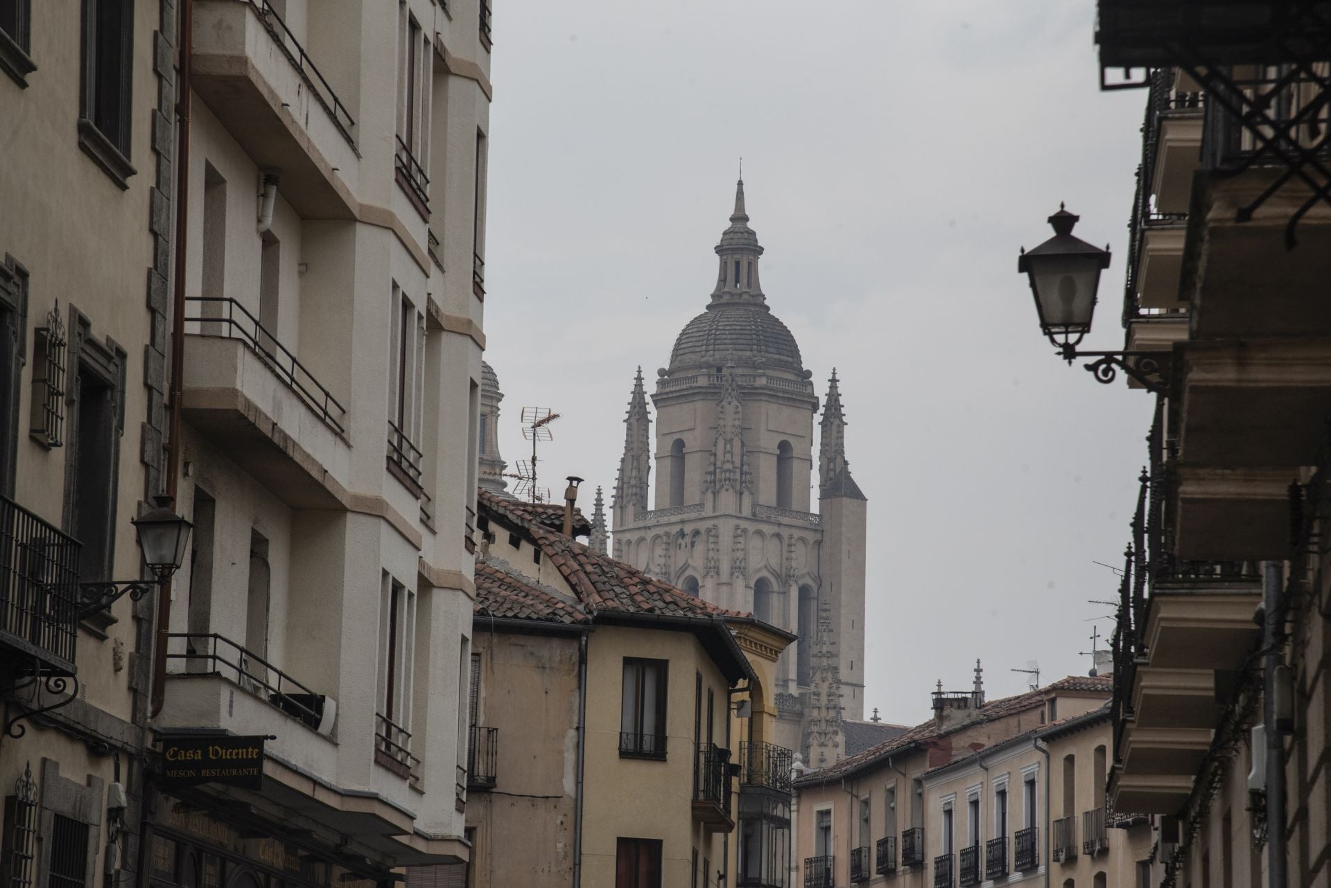 Niebla de humo en Segovia