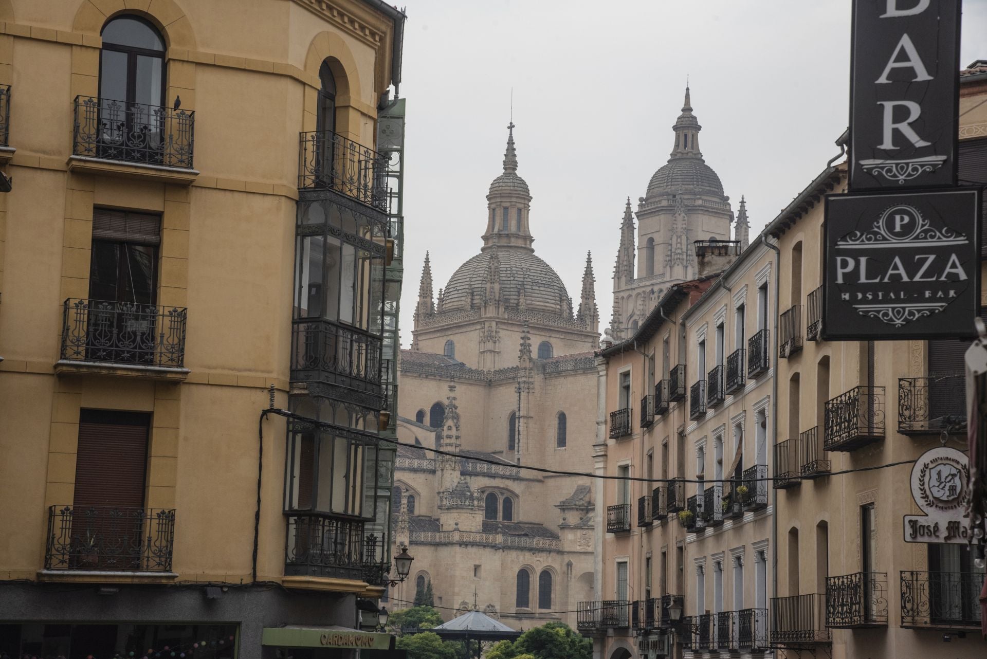 Niebla de humo en Segovia