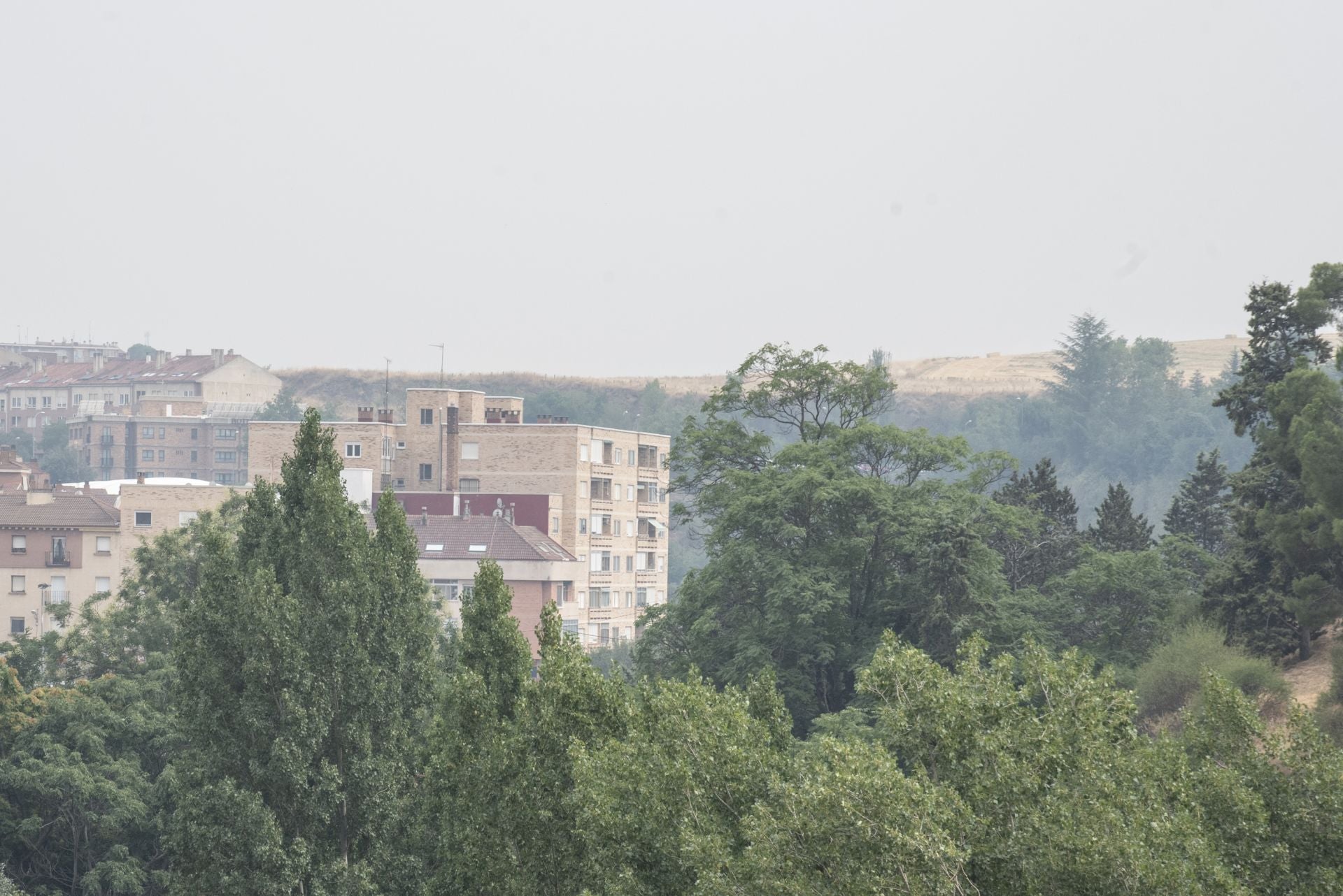 Niebla de humo en Segovia