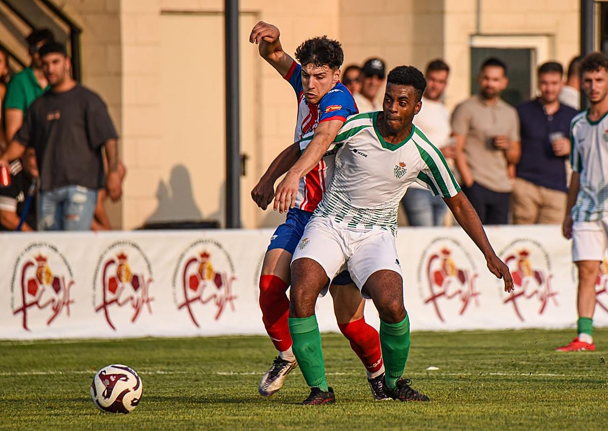 Imagen secundaria 1 - El Tordesillas arrasa a un Betis que solo aguantó un tiempo