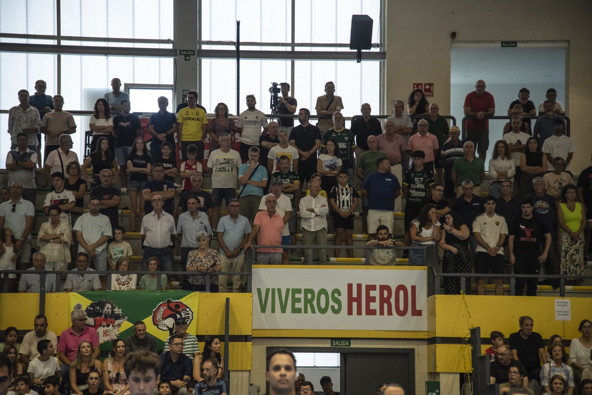 Fotos del amistoso entre el Balonmano Nava y el Balonmano Soria