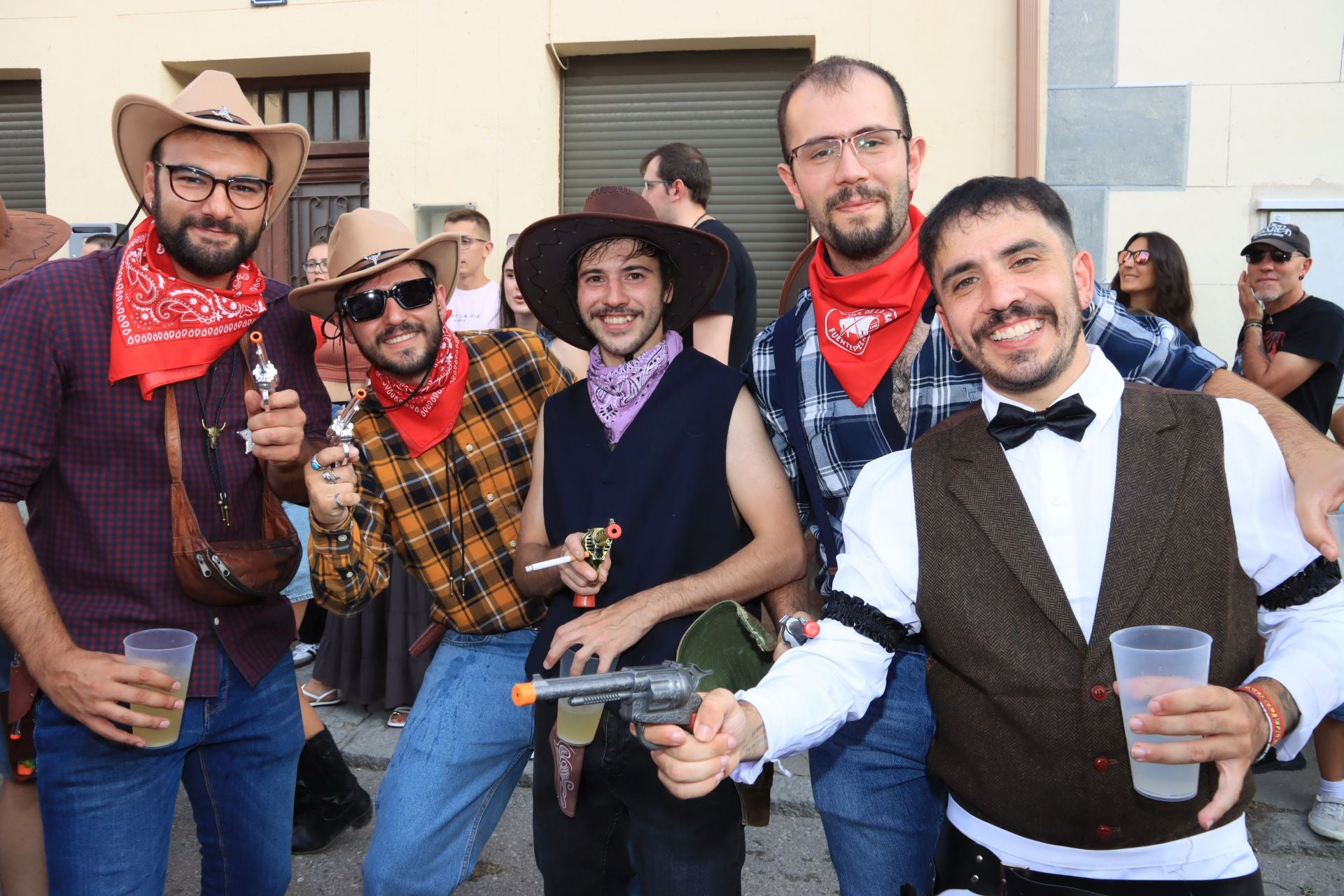 Fotografías del gran desfile de carrozas en Fuentepelayo