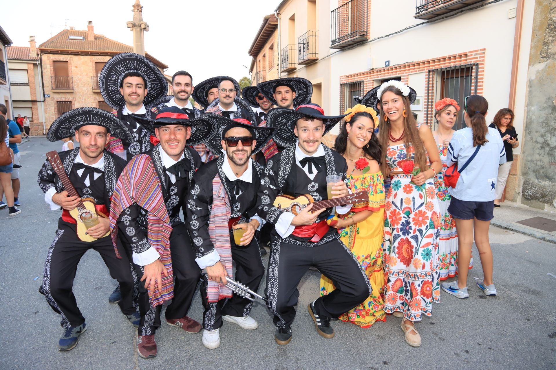 Fotografías del gran desfile de carrozas en Fuentepelayo