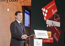 Alfonso Fernández Mañueco, el día de la presentación de la tarjeta Buscyl.