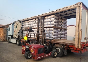 Más de 922.000 kilos de alimentos para 74 ganaderías afectadas por los incendios