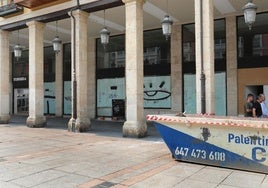 Fachada del local en obras en el número 114 de la Calle Mayor.
