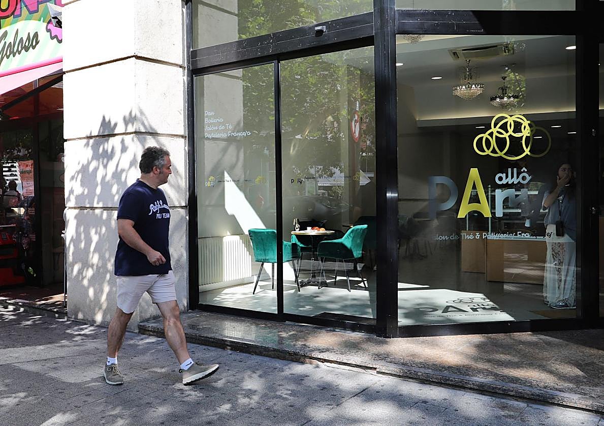 Nueva pastelería del parque del Salón.