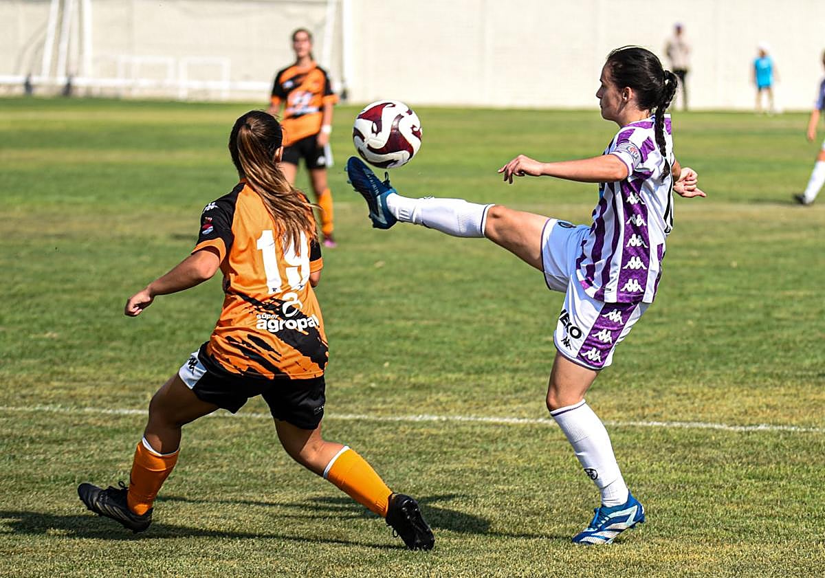 Imagen principal - La tanda de penaltis mete en la final al Real Valladolid