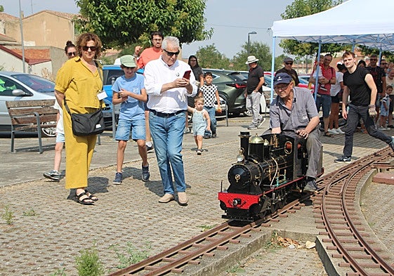 Numerosos venteños disfrutaron de las distintas actividades ferroviarias