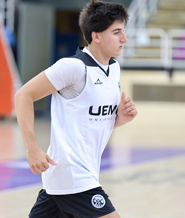 Imagen secundaria 2 - David Barrio: «No es la categoría en la que queremos que la ciudad esté»